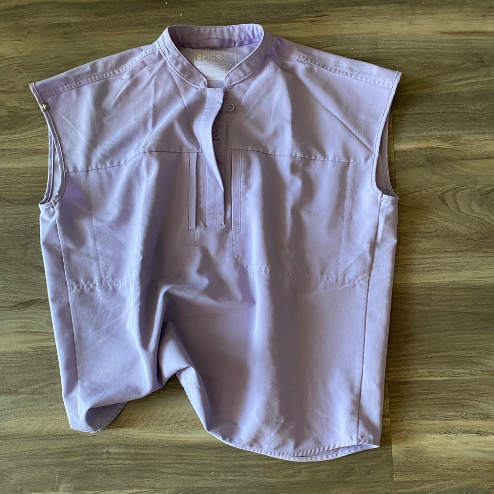Figs Manila Scrub Top in Lavender Haze